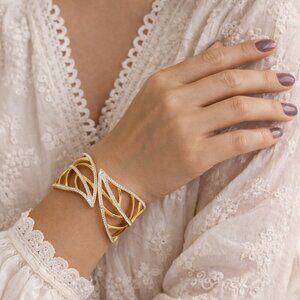 18K Gold Wide Cuff Bracelet Crystal Leaf Hinged Bangle Mob Wife Old Money Glam